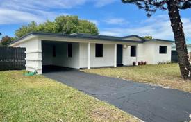 4 odalılar şehir içinde müstakil ev 183 m² Miami'de, Amerika Birleşik Devletleri. $540,000