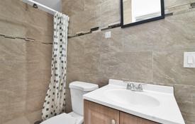 3 odalılar şehir içinde müstakil ev 129 m² Miami'de, Amerika Birleşik Devletleri. $475,000