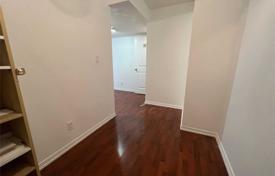 7 odalılar daire Scarborough'da, Kanada. C$854,000