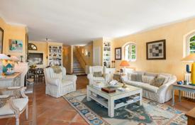 Villa – Saint-Tropez, Cote d'Azur (Fransız Rivierası), Fransa. 4,300,000 €