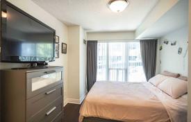 1 odalılar daire Lake Shore Boulevard West'da, Kanada. C$737,000