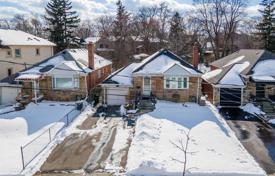 3 odalılar şehir içinde müstakil ev North York'da, Kanada. C$2,274,000