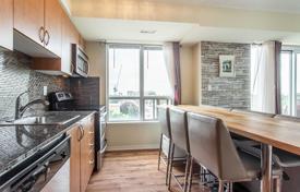 5 odalılar daire North York'da, Kanada. C$893,000