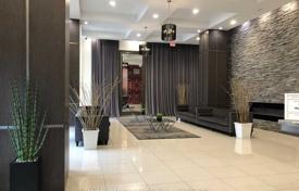 4 odalılar daire North York'da, Kanada. C$791,000