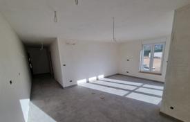 2 odalılar yeni binada daireler 64 m² Umag'da, Hırvatistan. 295,000 €
