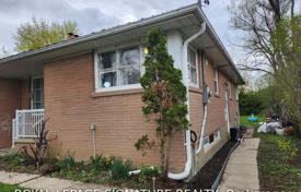 9 odalılar şehir içinde müstakil ev North York'da, Kanada. C$1,901,000