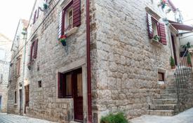 3 odalılar konak 177 m² Stari Grad'da, Hırvatistan. 499,000 €