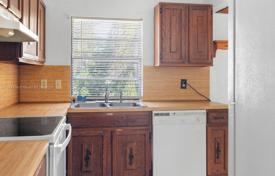 3 odalılar şehir içinde müstakil ev 176 m² Florida'da, Amerika Birleşik Devletleri. $325,000