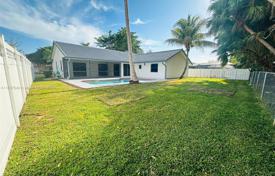 4 odalılar şehir içinde müstakil ev 252 m² Coral Springs'da, Amerika Birleşik Devletleri. $699,000