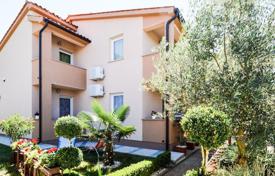 8 odalılar şehir içinde müstakil ev 320 m² Vodnjan'da, Hırvatistan. 712,000 €
