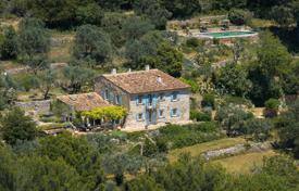 8 odalılar villa Callas'da, Fransa. 1,850,000 €