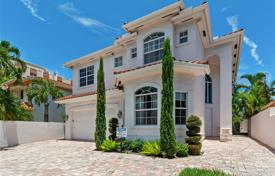 Villa – Fort Lauderdale, Florida, Amerika Birleşik Devletleri. $2,250,000