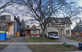 4 odalılar şehir içinde müstakil ev North York'da, Kanada. C$1,897,000