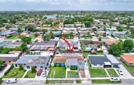 Şehir içinde müstakil ev – Hialeah, Florida, Amerika Birleşik Devletleri. $849,000