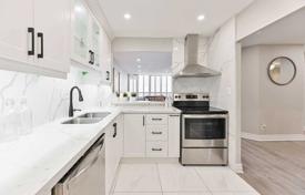 6 odalılar daire Scarborough'da, Kanada. C$876,000