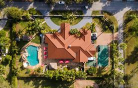 8 odalılar villa 554 m² Miami'de, Amerika Birleşik Devletleri. $1,495,000