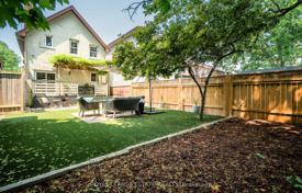 7 odalılar şehir içinde müstakil ev Old Toronto'da, Kanada. C$2,147,000