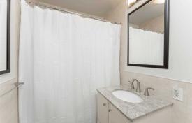 8 odalılar şehir içinde müstakil ev Scarborough'da, Kanada. C$1,589,000