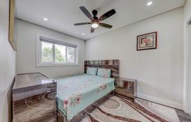 9 odalılar şehir içinde müstakil ev Scarborough'da, Kanada. C$1,655,000