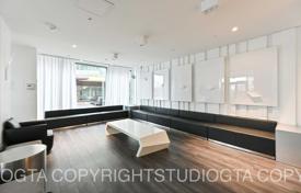 5 odalılar daire North York'da, Kanada. C$823,000