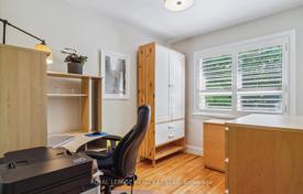 6 odalılar şehir içinde müstakil ev Etobicoke'de, Kanada. C$1,573,000