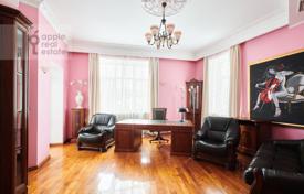 5 odalılar daire 247 m² Moscow'da, Rusya. $1,440 haftalık