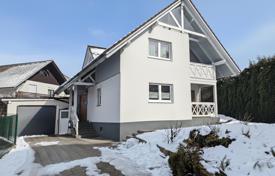 Şehir içinde müstakil ev 213 m² Radovljica'da, Slovenya. 650,000 €