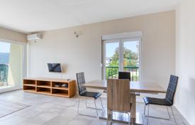 2 odalılar daire 89 m² Bijela'da, Karadağ. 298,000 €