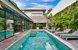 5 odalılar villa 380 m² Batu Bolong Beach'da, Endonezya. $1,422,000