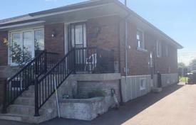 9 odalılar konak North York'da, Kanada. C$1,226,000