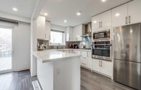 4 odalılar konak North York'da, Kanada. C$1,679,000