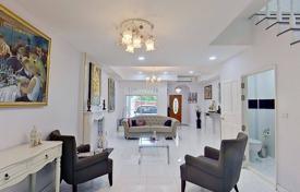 4 odalılar konak 245 m² Chonburi'de, Tayland. $216,000