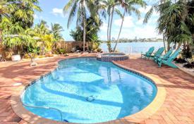 Villa – Stillwater Drive, Miami sahili, Florida,  Amerika Birleşik Devletleri. $2,300,000