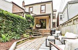 6 odalılar konak Old Toronto'da, Kanada. C$1,744,000