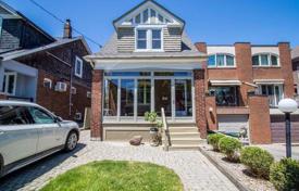 Şehir içinde müstakil ev – Hillsdale Avenue East, Toronto, Ontario,  Kanada. C$2,336,000