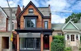 Şehir içinde müstakil ev – Pape Avenue, Toronto, Ontario,  Kanada. C$2,209,000