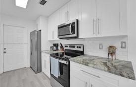 3 odalılar şehir içinde müstakil ev 164 m² Fort Lauderdale'de, Amerika Birleşik Devletleri. $569,000