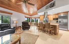 3 odalılar şehir içinde müstakil ev 282 m² Miami'de, Amerika Birleşik Devletleri. $850,000
