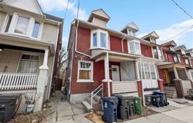 10 odalılar daire Dundas Street East'da, Kanada. C$1,983,000