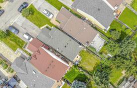 7 odalılar şehir içinde müstakil ev Scarborough'da, Kanada. C$1,568,000