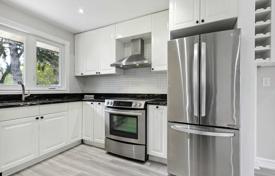8 odalılar şehir içinde müstakil ev Etobicoke'de, Kanada. C$1,635,000
