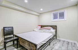13 odalılar şehir içinde müstakil ev Scarborough'da, Kanada. C$1,540,000
