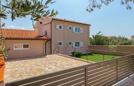 4 odalılar şehir içinde müstakil ev 180 m² Fažana'da, Hırvatistan. 780,000 €