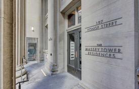 1 odalılar daire Yonge Street'da, Kanada. C$882,000