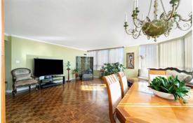 2 odalılar daire North York'da, Kanada. C$890,000