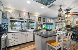 Şehir içinde müstakil ev – Pembroke Pines, Broward, Florida,  Amerika Birleşik Devletleri. $650,000