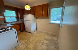 3 odalılar şehir içinde müstakil ev Etobicoke'de, Kanada. C$1,510,000