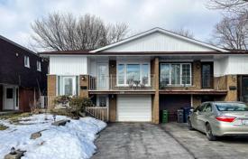 5 odalılar konak North York'da, Kanada. C$1,368,000