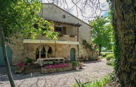 4 odalılar villa 360 m² Sarteano'da, İtalya. 1,000,000 €