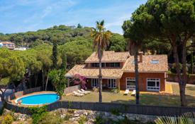4 odalılar şehir içinde müstakil ev 679 m² Sant Andreu de Llavaneres'da, İspanya. 1,485,000 €
